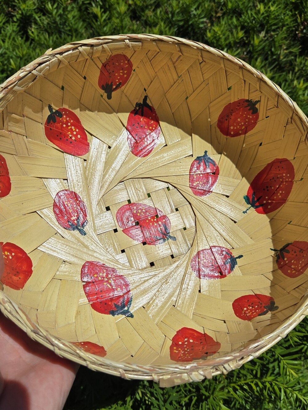 Hand‎ painted Woven basket with strawberries/ Tomaroes Cottage Core Shabby Chic